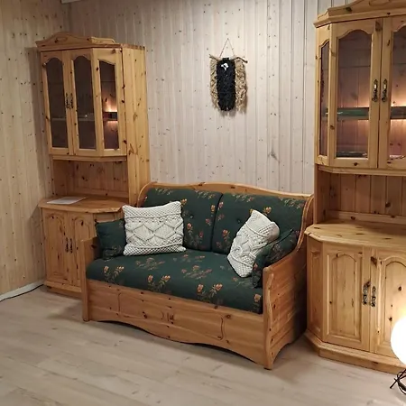 Your Lofoten Base, Quiet & Well Located Basement Διαμέρισμα *