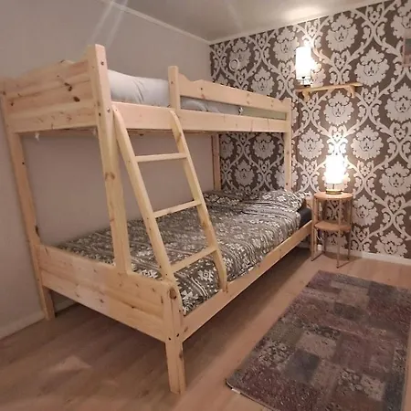 Your Lofoten Base, Quiet & Well Located Basement Διαμέρισμα