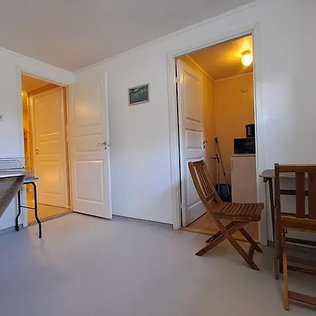 Your Lofoten Base, Quiet & Well Located Basement * Vestvagoy