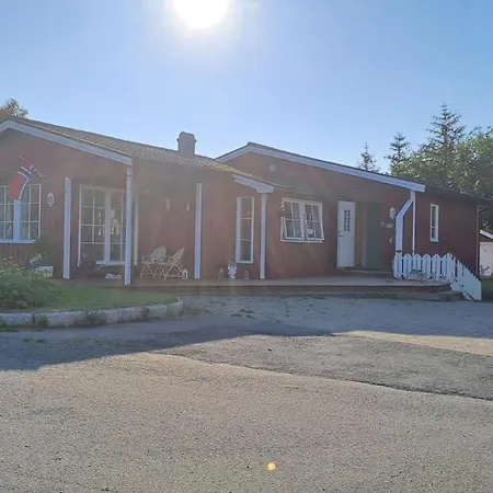 Your Lofoten Base, Quiet & Well Located Basement * Vestvagoy